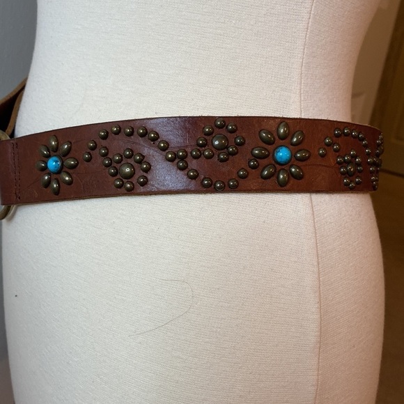 Old Navy Brown Leather Turquoise Studded Belt in EUC - Picture 4 of 8